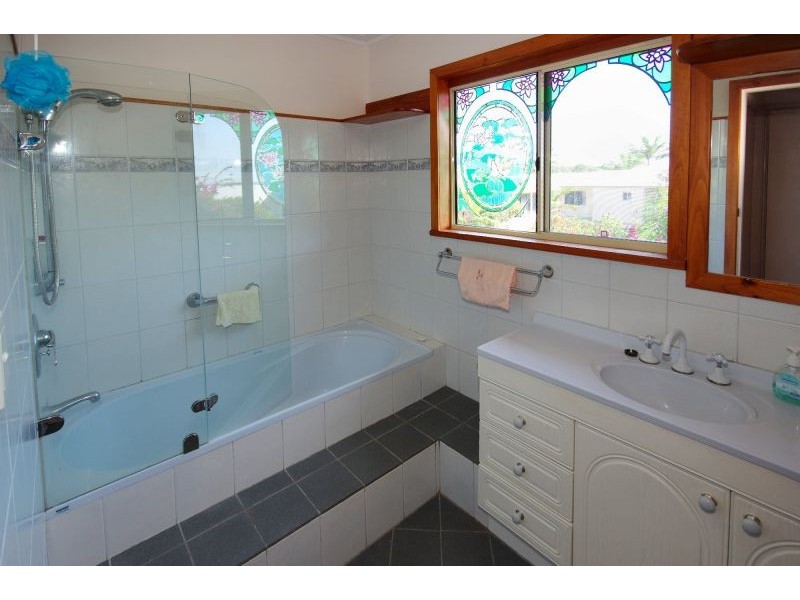 15 Ocean View Crescent, Emerald Beach NSW 2456