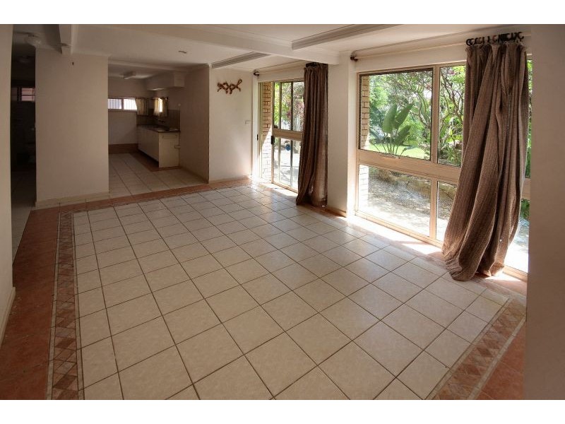 15 Ocean View Crescent, Emerald Beach NSW 2456