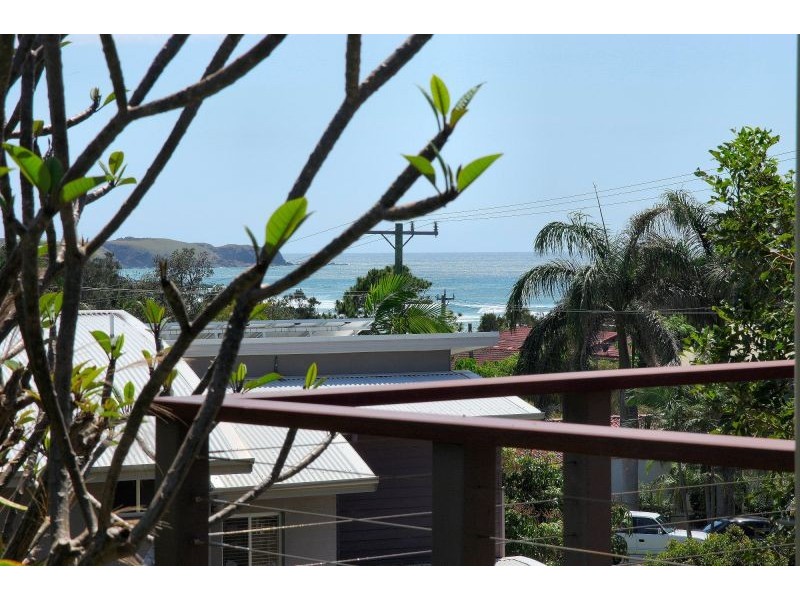 15 Ocean View Crescent, Emerald Beach NSW 2456
