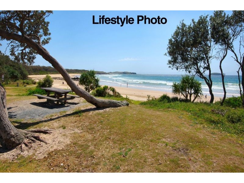 15 Ocean View Crescent, Emerald Beach NSW 2456