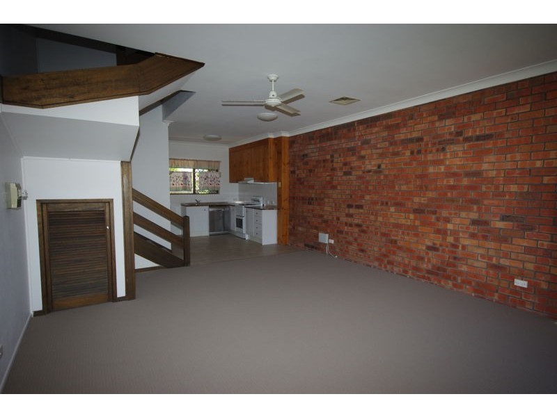 1/6 Wybalena Crescent, Toormina NSW 2452