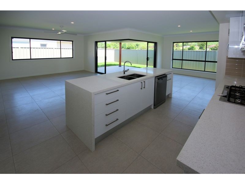 49 Loaders Lane, Coffs Harbour NSW 2450