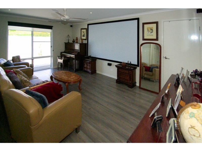 24 Island Road, Sapphire Beach NSW 2450