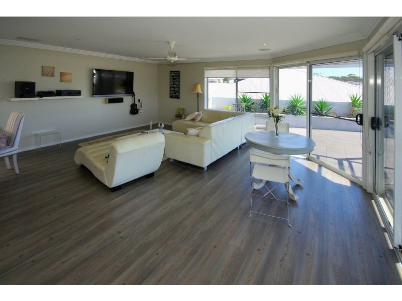 24 Island Road, Sapphire Beach NSW 2450