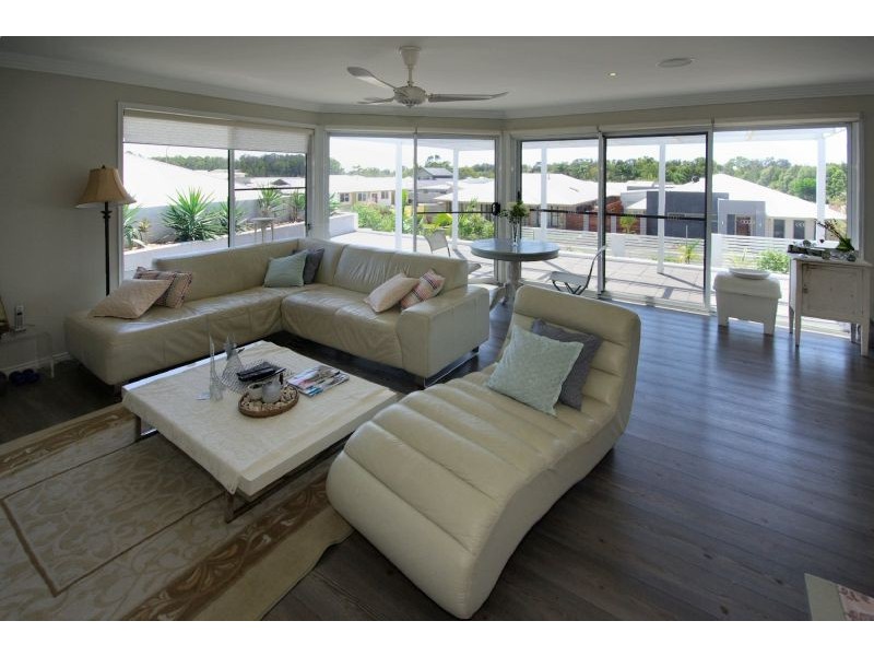 24 Island Road, Sapphire Beach NSW 2450