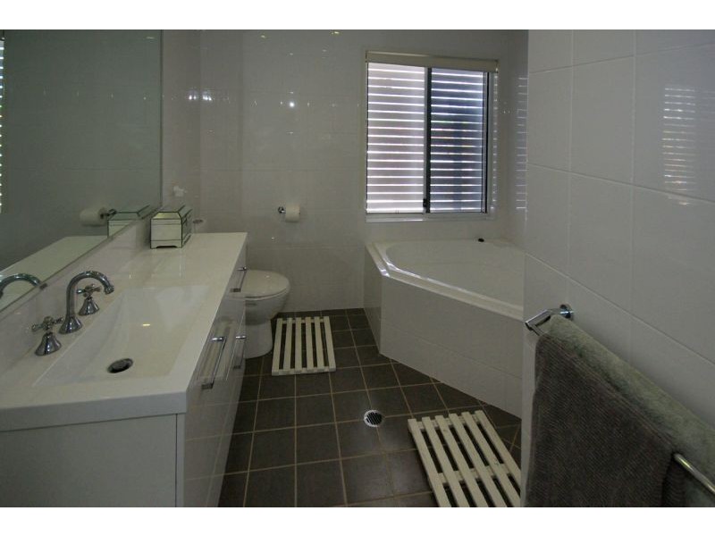24 Island Road, Sapphire Beach NSW 2450