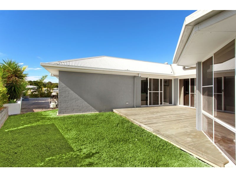 24 Island Road, Sapphire Beach NSW 2450