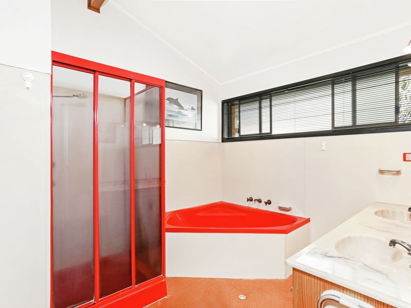 2 Mackays Rd, Coffs Harbour NSW 2450