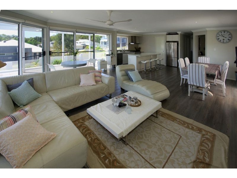 24 Island Road, Sapphire Beach NSW 2450