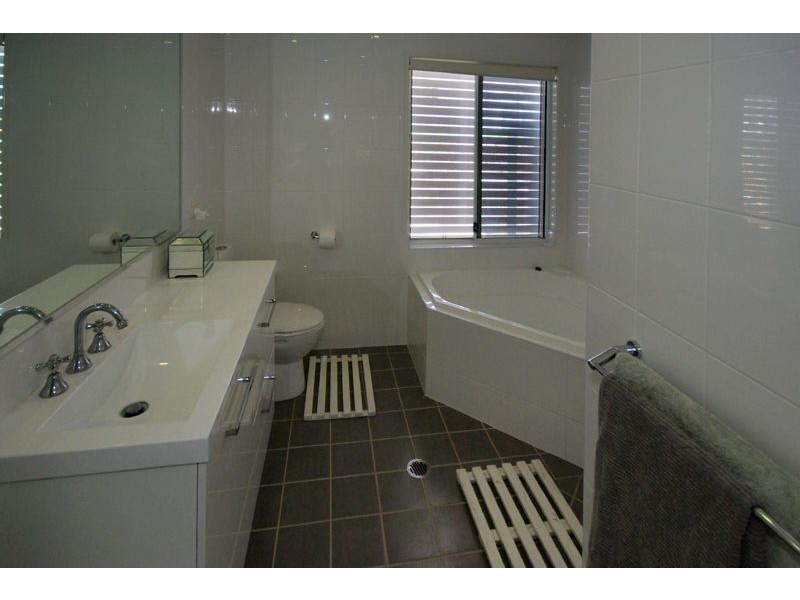 24 Island Road, Sapphire Beach NSW 2450
