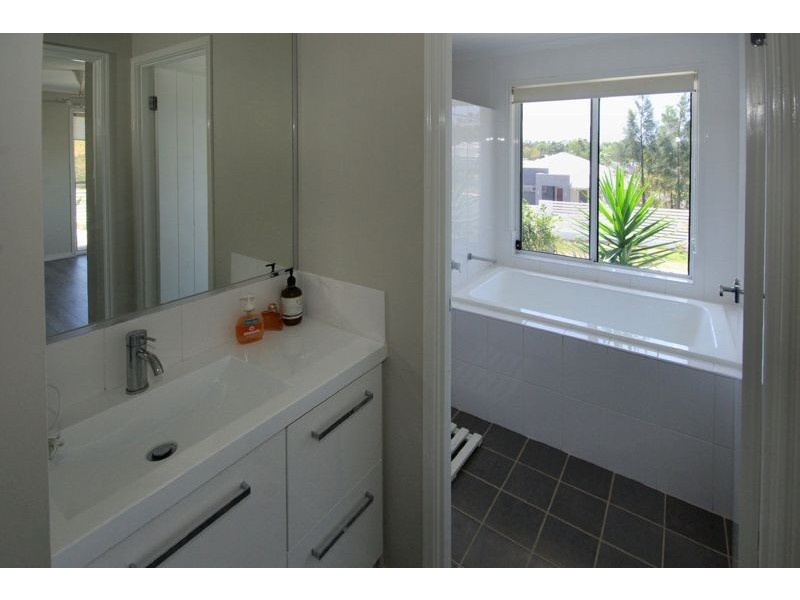 24 Island Road, Sapphire Beach NSW 2450