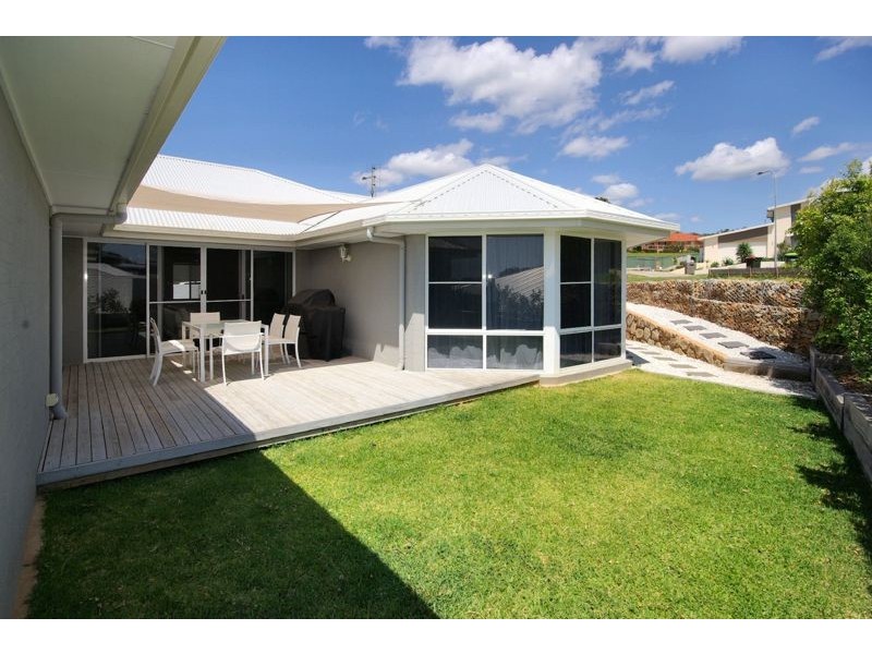 24 Island Road, Sapphire Beach NSW 2450