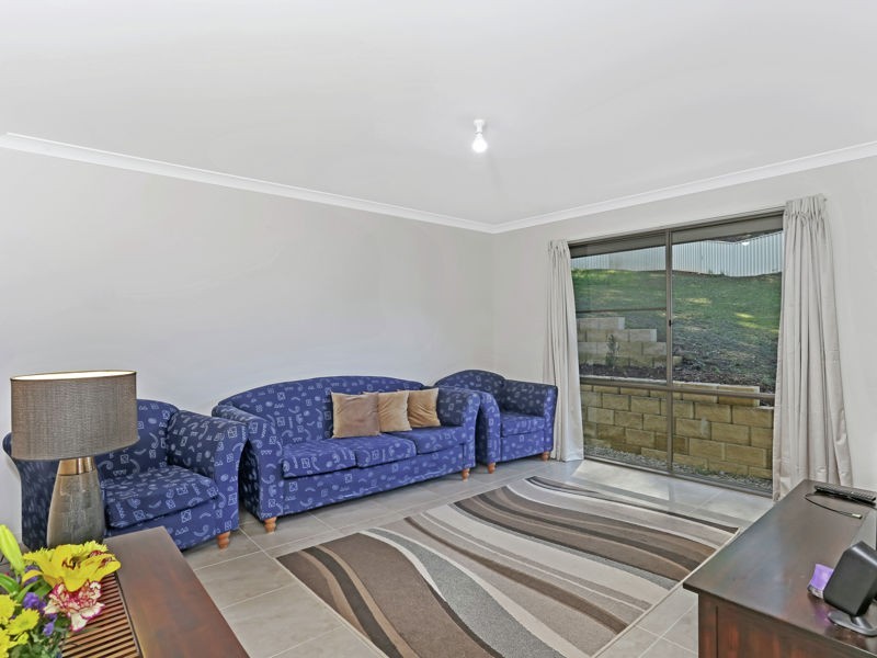 8 Ewings Cl, Coffs Harbour NSW 2450