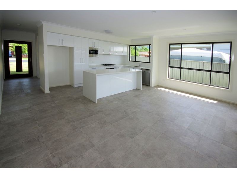 33 Loaders Lane, Coffs Harbour NSW 2450