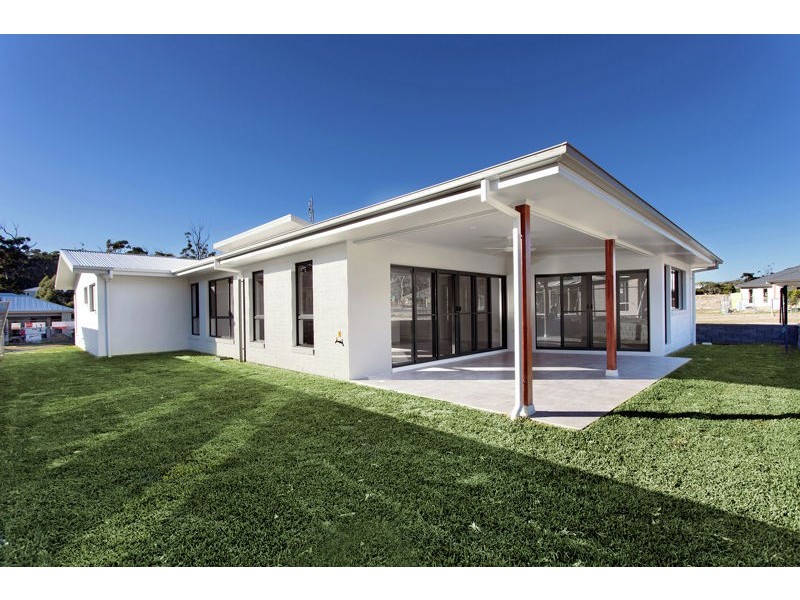 21 Red Gum Cir, Sapphire Beach NSW 2450