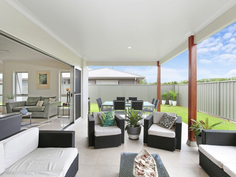 51 Loaders Lane, Coffs Harbour NSW 2450