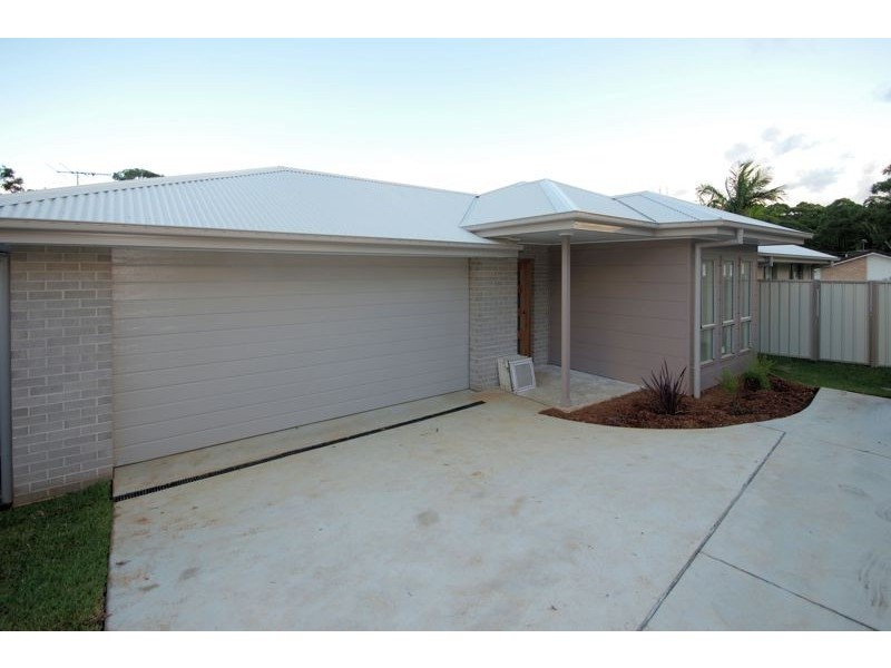 2/235B Sawtell Rd, Boambee East NSW 2452