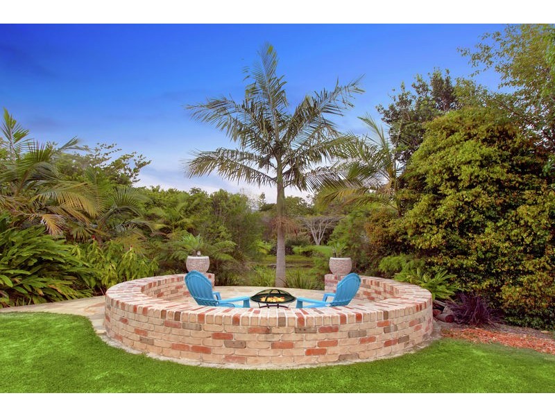 18 Bakker Dr, Bonville NSW 2441