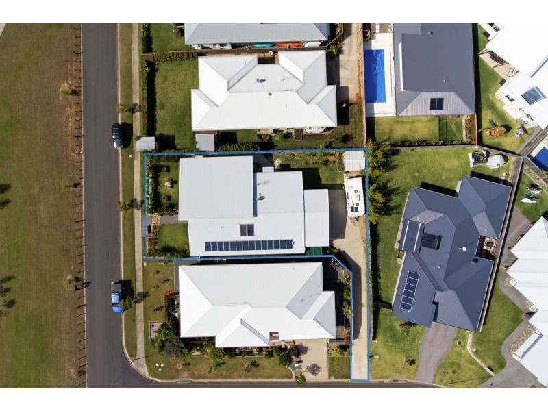 19 Green Bluff Rd, Sapphire Beach NSW 2450