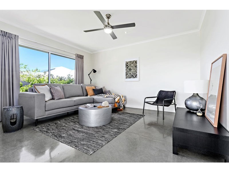 2 Paperbark St, Sapphire Beach NSW 2450