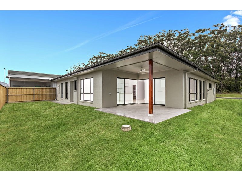 88 North Solitary Dr, Sapphire Beach NSW 2450