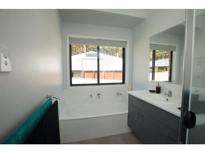 9 Banyo Close, Bonville NSW 2441