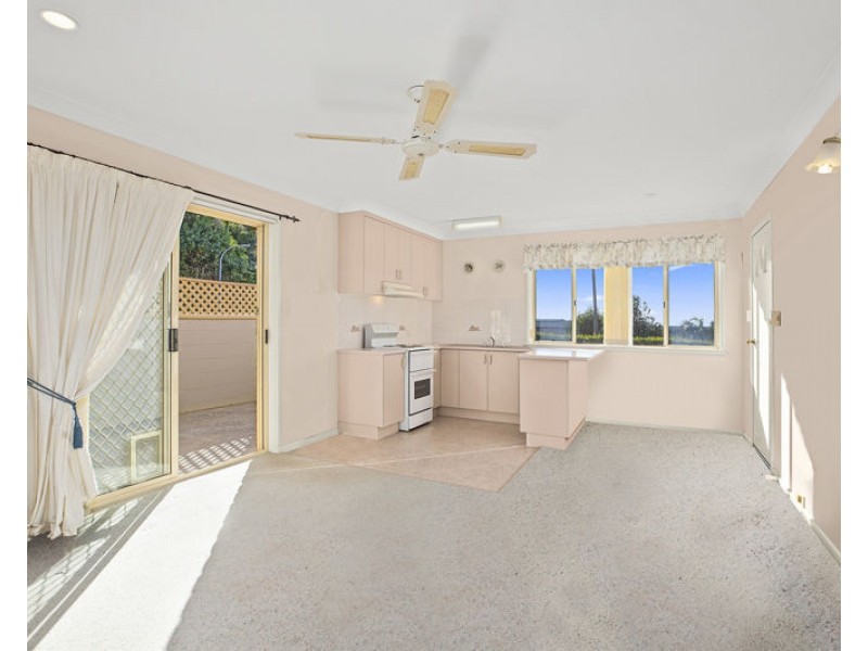 16 Anniversary Pl, Coffs Harbour NSW 2450