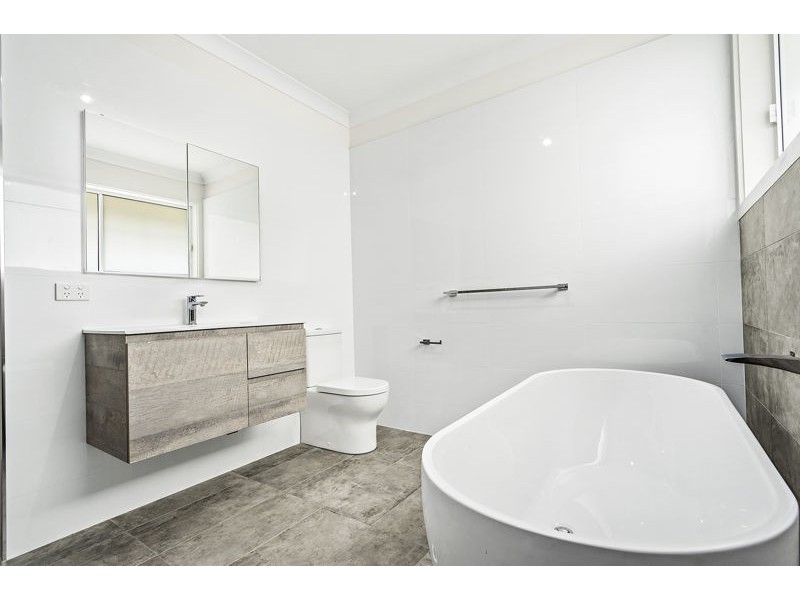 18 Fantail Ct, Boambee East NSW 2452