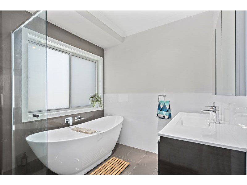 51 Loaders Lane, Coffs Harbour NSW 2450