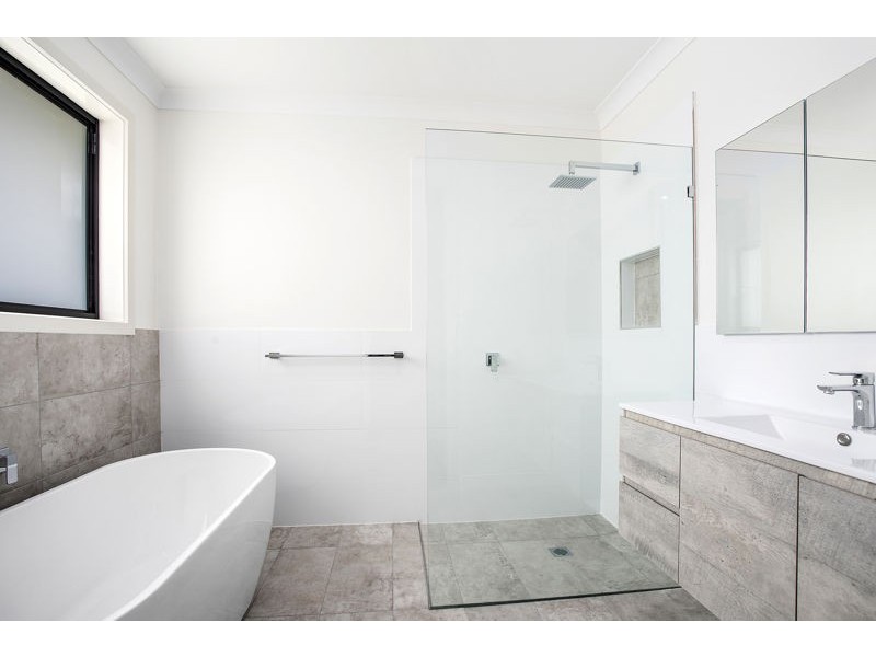 4 Reicks Cl, Sapphire Beach NSW 2450