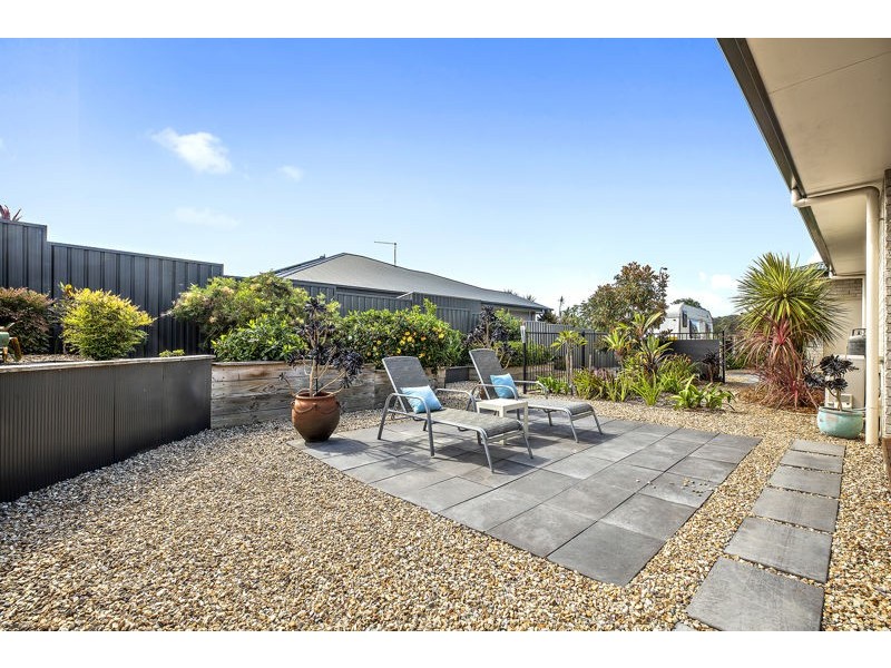 6 Mimiwali Dr, Bonville NSW 2441