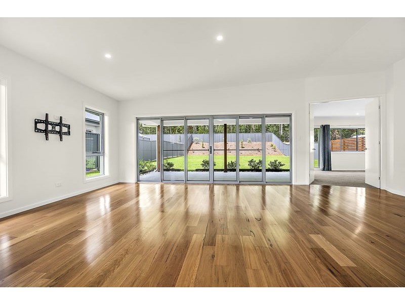 34 Watergum Cl, Sapphire Beach NSW 2450