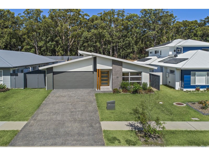 34 Watergum Cl, Sapphire Beach NSW 2450