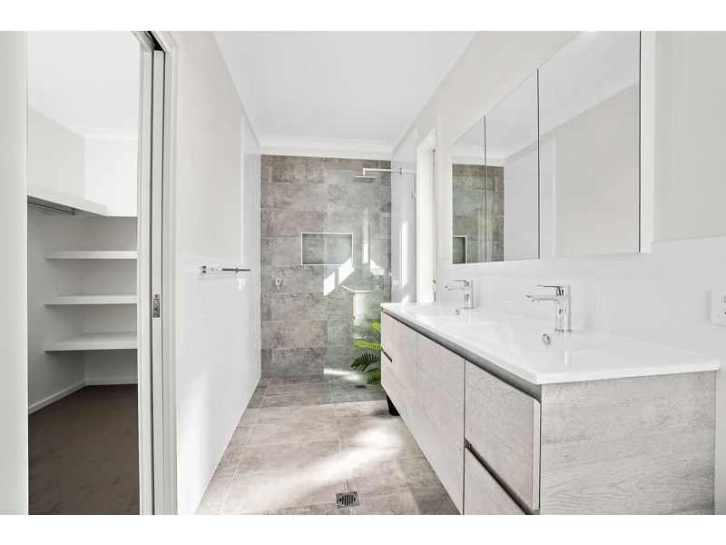 2 Jasmine Cl, Sapphire Beach NSW 2450