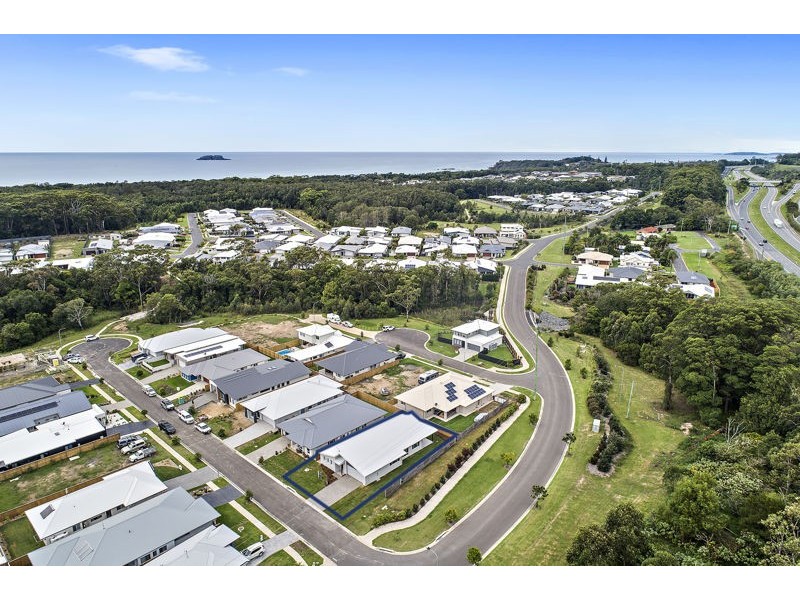 2 Jasmine Cl, Sapphire Beach NSW 2450