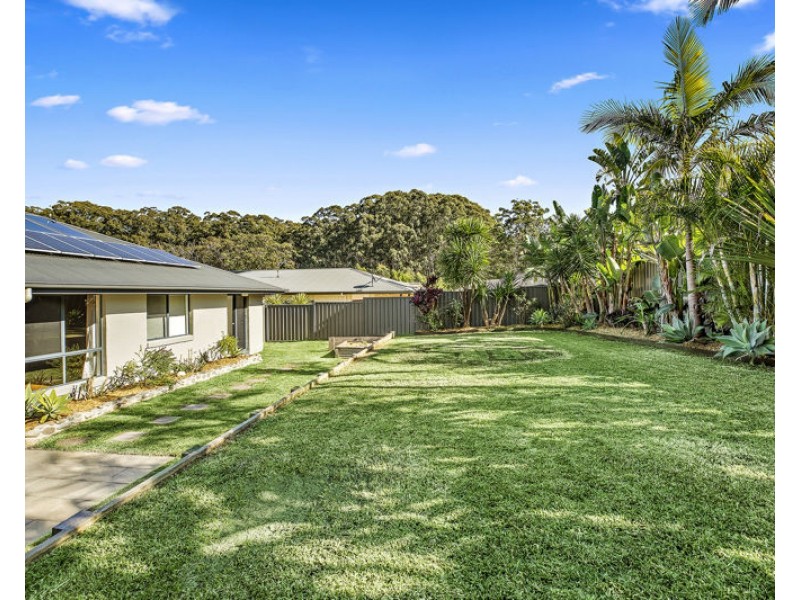 4 Mimiwali Drive, Bonville NSW 2441