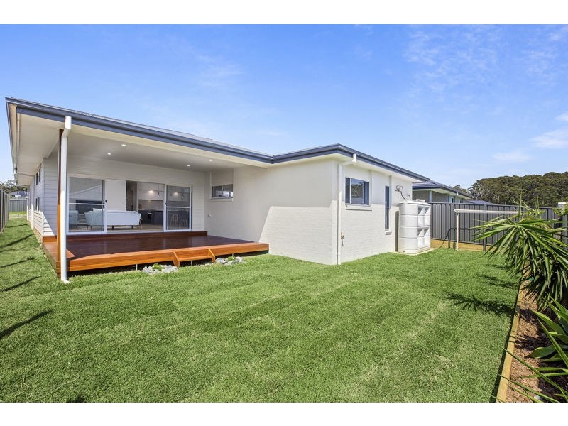 17 Mermaid Drive, Sandy Beach NSW 2456