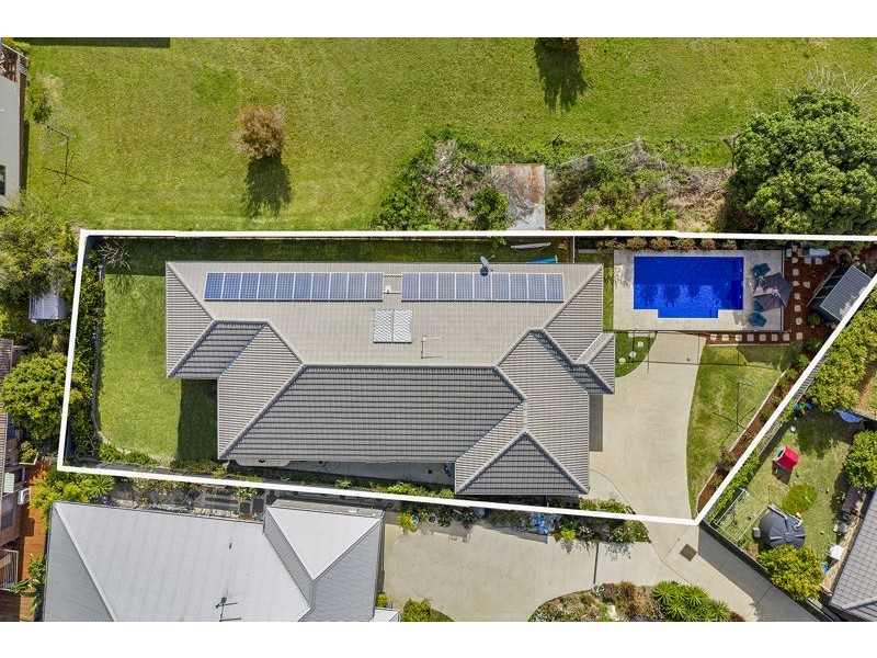 13 Moonee Creek Dr, Moonee Beach NSW 2450