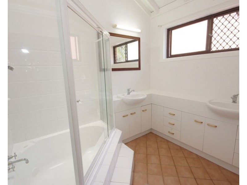 2 Alkina St, Sapphire Beach NSW 2450