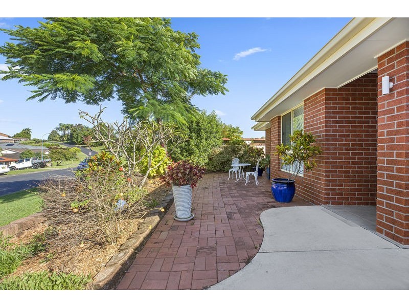 16 Sea Breeze Pl, Boambee East NSW 2452