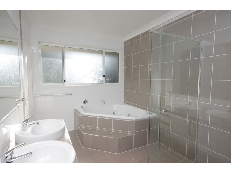 8 Trond Close, Bonville NSW 2441