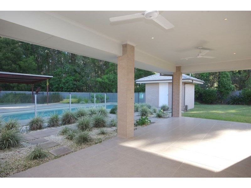 8 Trond Close, Bonville NSW 2441