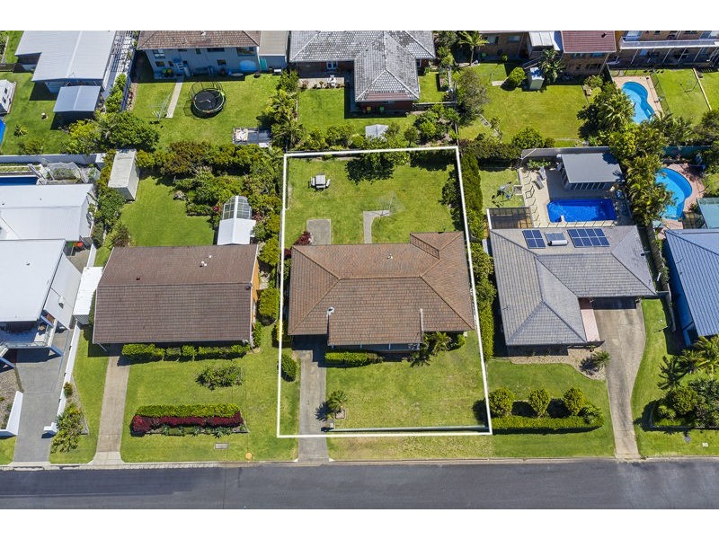 9 Canomie St, Sapphire Beach NSW 2450