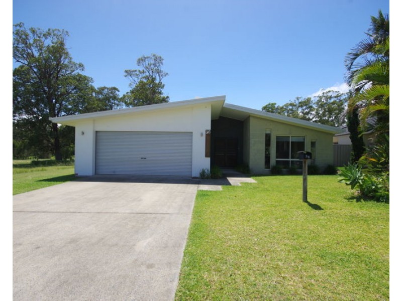 36 Mariner Drive, Safety Beach NSW 2456