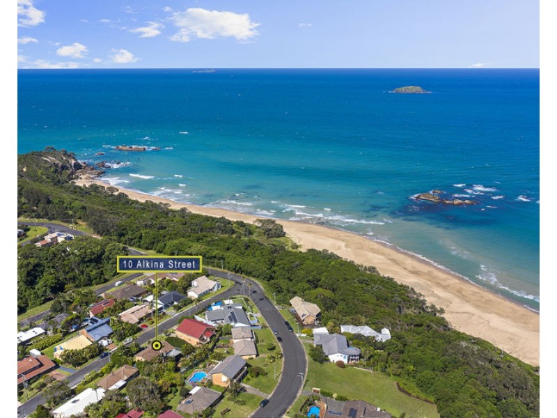 10 Alkina St, Sapphire Beach NSW 2450