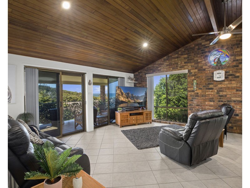 10 Alkina St, Sapphire Beach NSW 2450