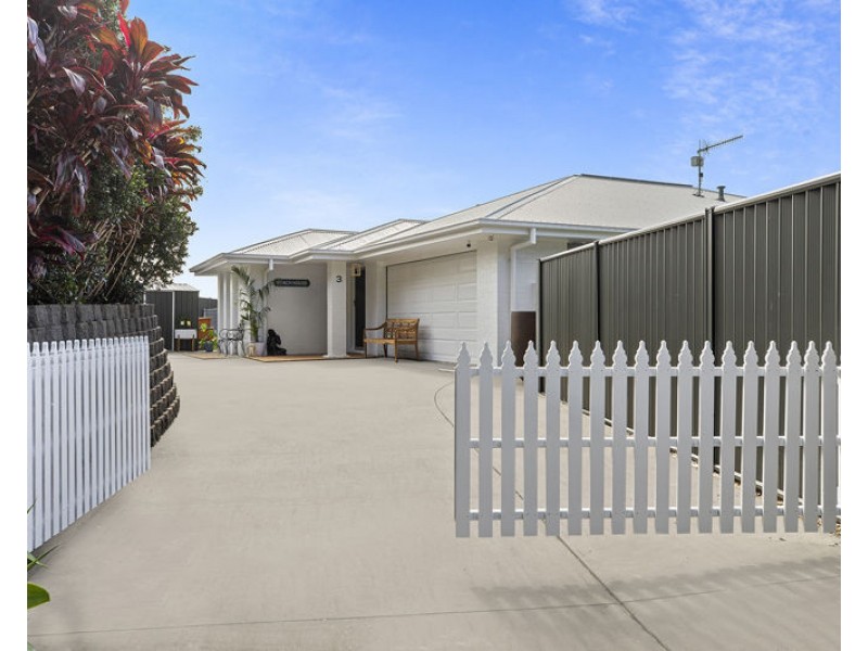 3 Pearl Place, Sandy Beach NSW 2456
