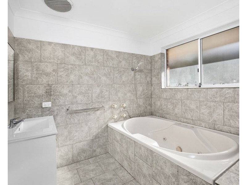 16 Ramornie Dr, Toormina NSW 2452