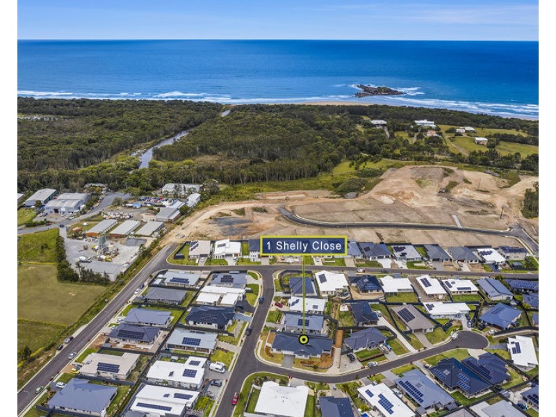 1 Shelly Cl, Woolgoolga NSW 2456