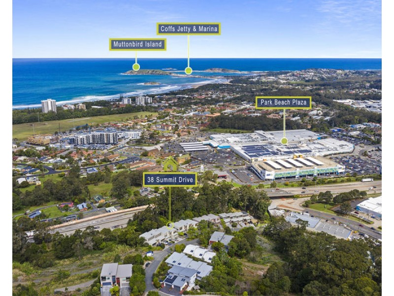 38 Summit Dr, Coffs Harbour NSW 2450